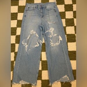 American Eagle Women’s Distressed Jeans - Short